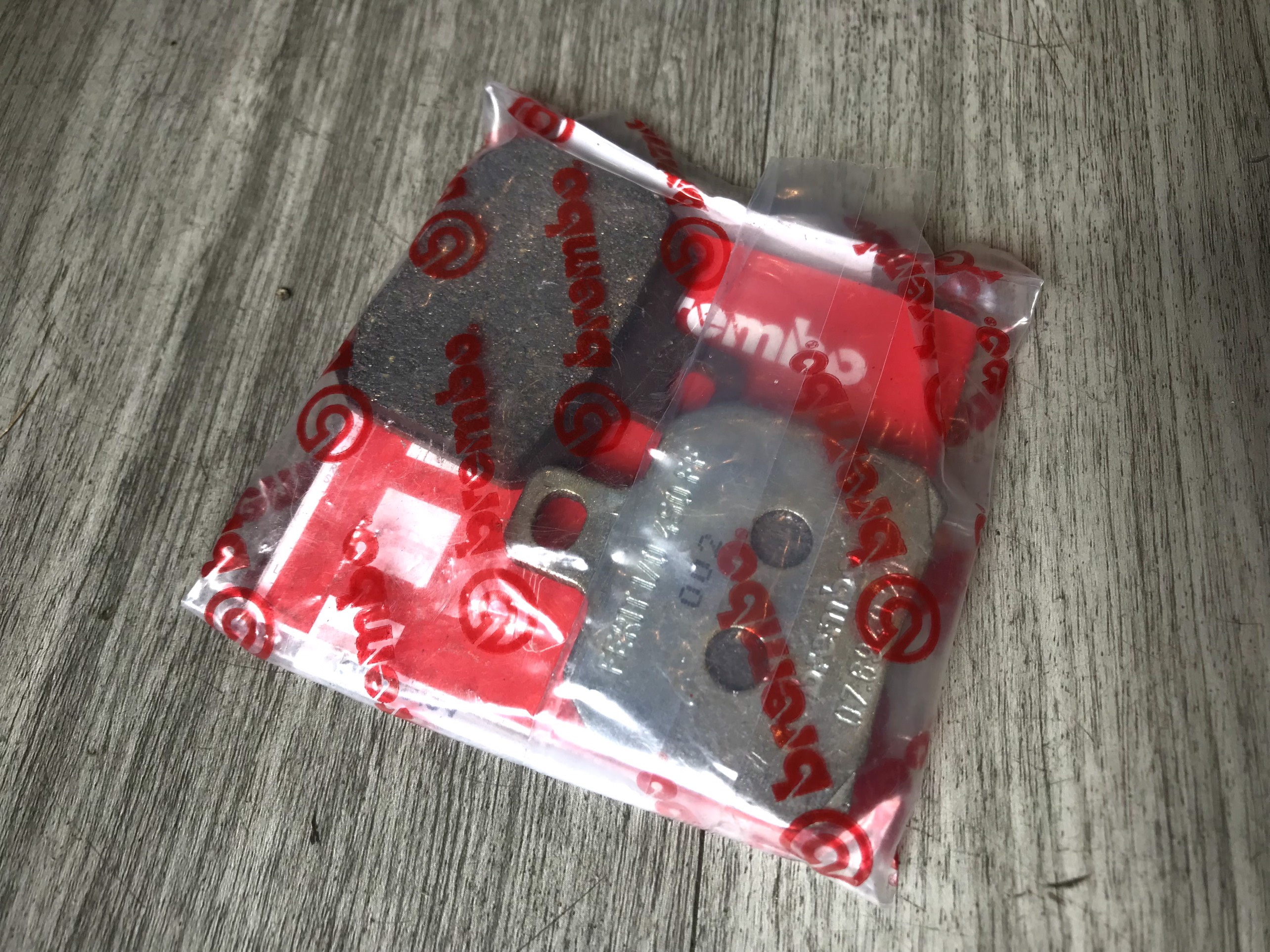 [Motoworld Phân Phối] Bố Thắng Brembo Heo 2 Piston Đối Xứng