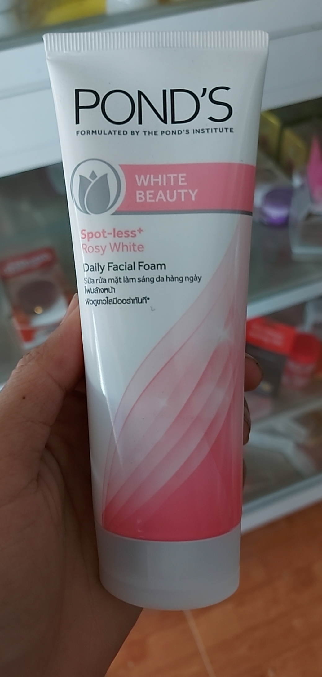 Sữa rửa mặt sáng da Pond's White Beauty 100g