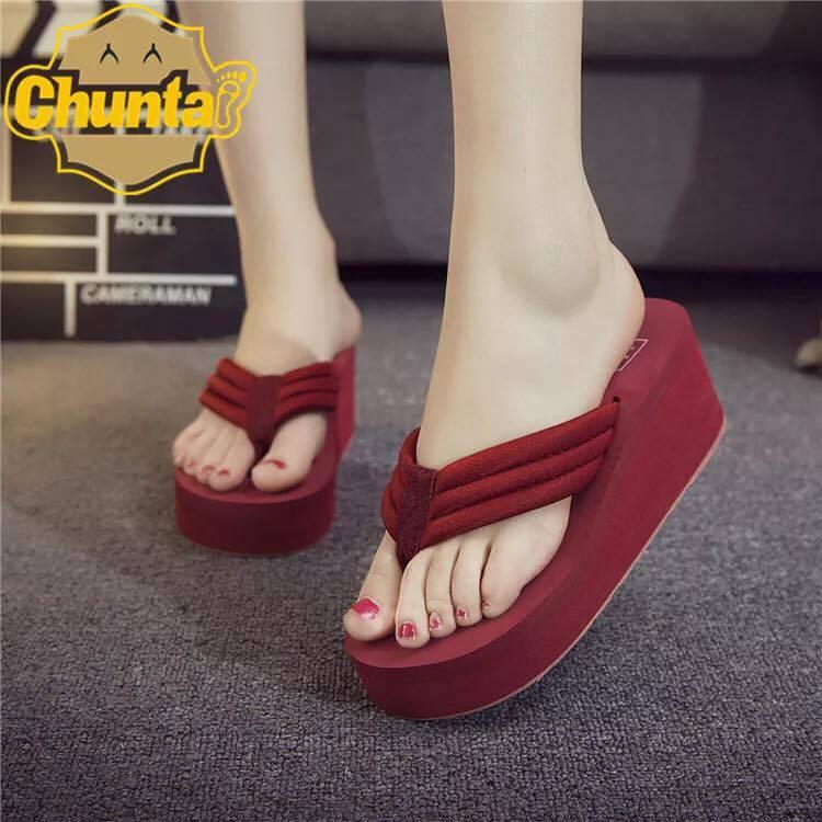 Dép đế xuồng xỏ ngón trẻ trung ́