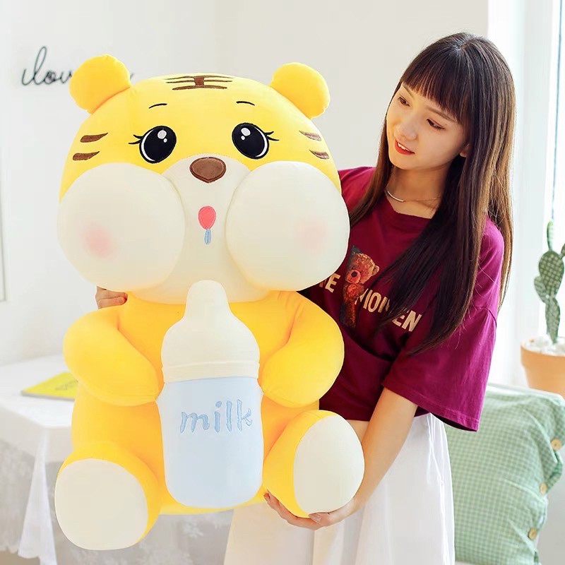 Gấu bông hổ ôm bình sữa, gấu bông chú hổ ôm bình sữa cao cấp, vải siêu mềm mịn, chất liệu bông gòn cao cấp - hình thật