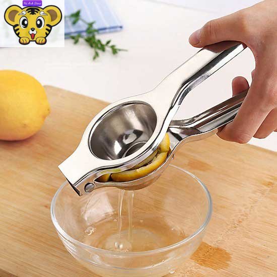 Dụng Cụ Ép Nước Cốt Chanh Dụng Cụ Vắt Cam Chanh Inox Size vừa. Giúp Bạn dễ dàng hơn khi chế biến các món nước từ chanh cam tắt quýt....