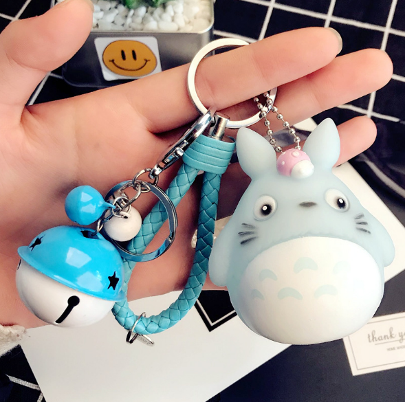 Móc khóa Totoro xanh kèm dây và chuông lớn