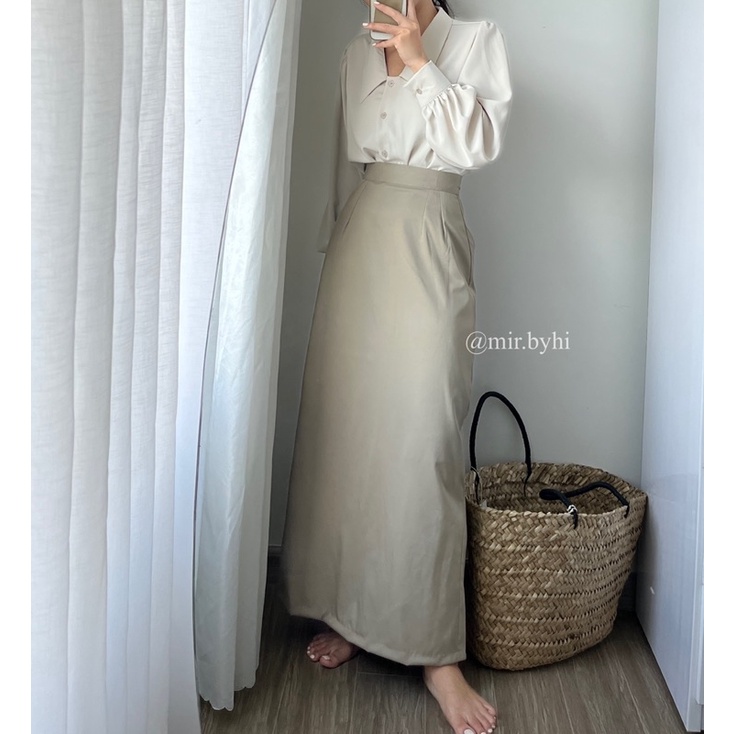 Mir.byHi: Set chân váy dáng dài xẻ sau mix cùng sơmi tay bồng nude
