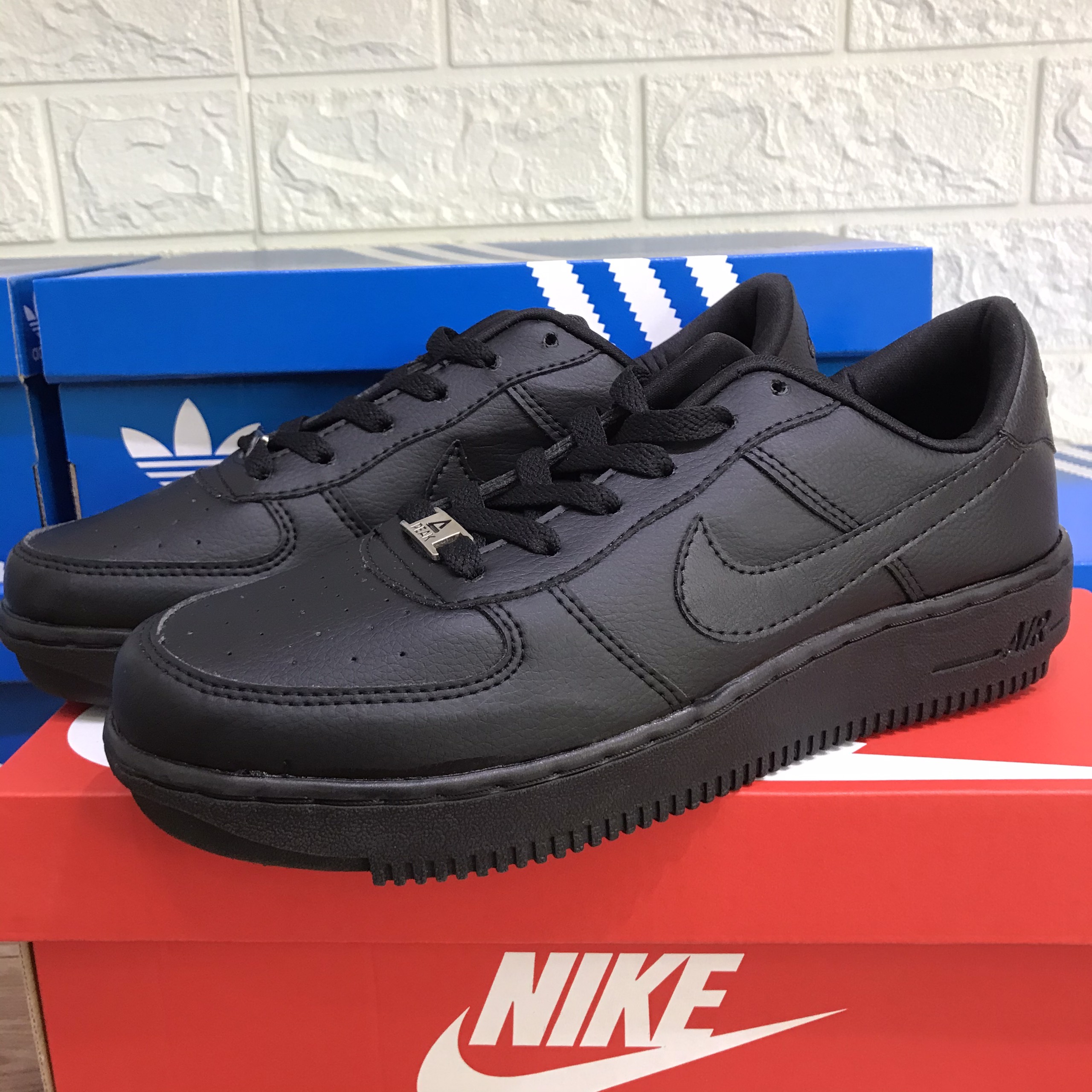 giày thể thao nam af1 đen full siêu nhẹ tăng chiều cao