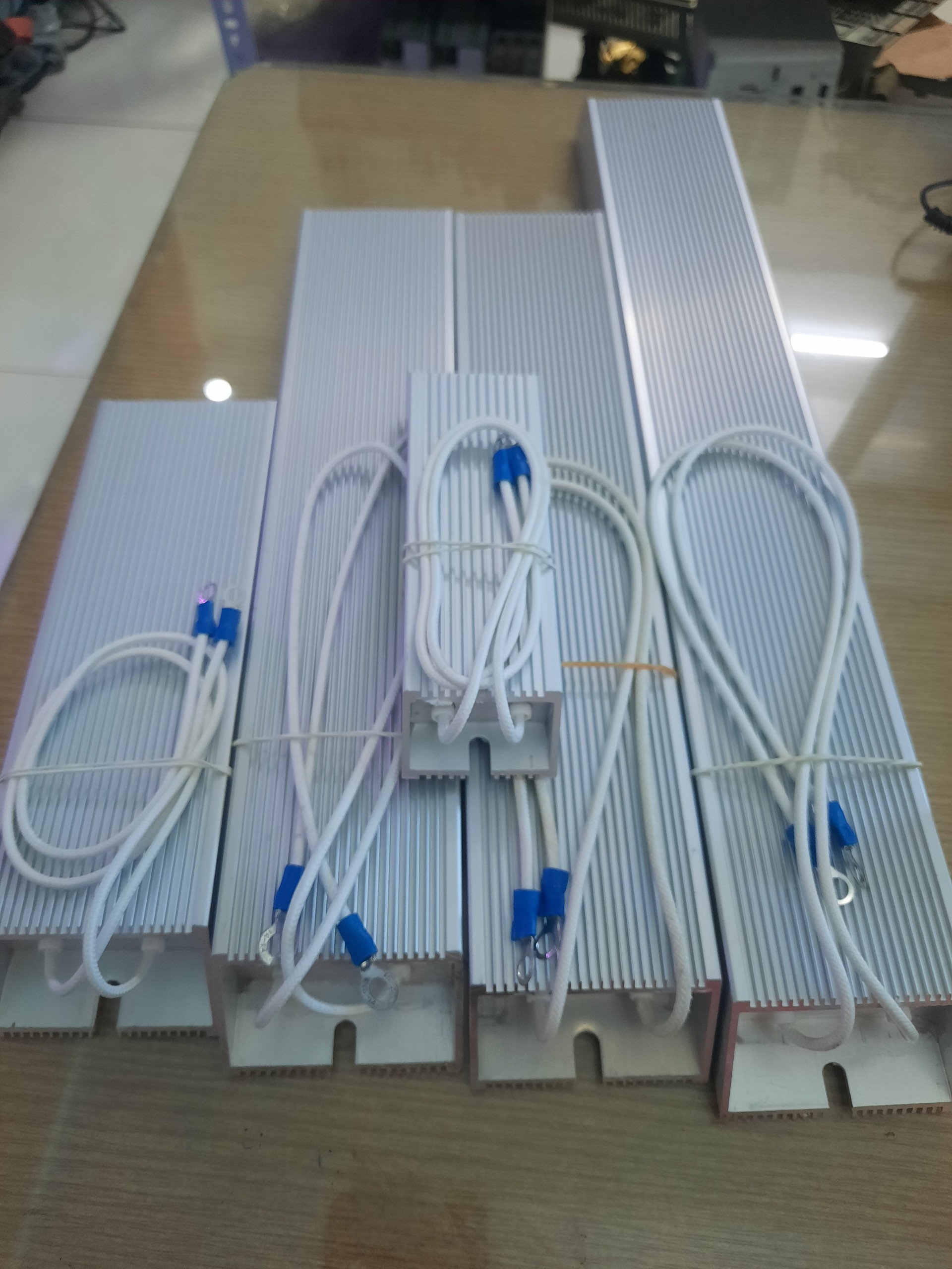 Điện Trở Xả Nhôm 3000W 20RJ - Điện Trở Xả Biến Tần 3000w 20 Ohm