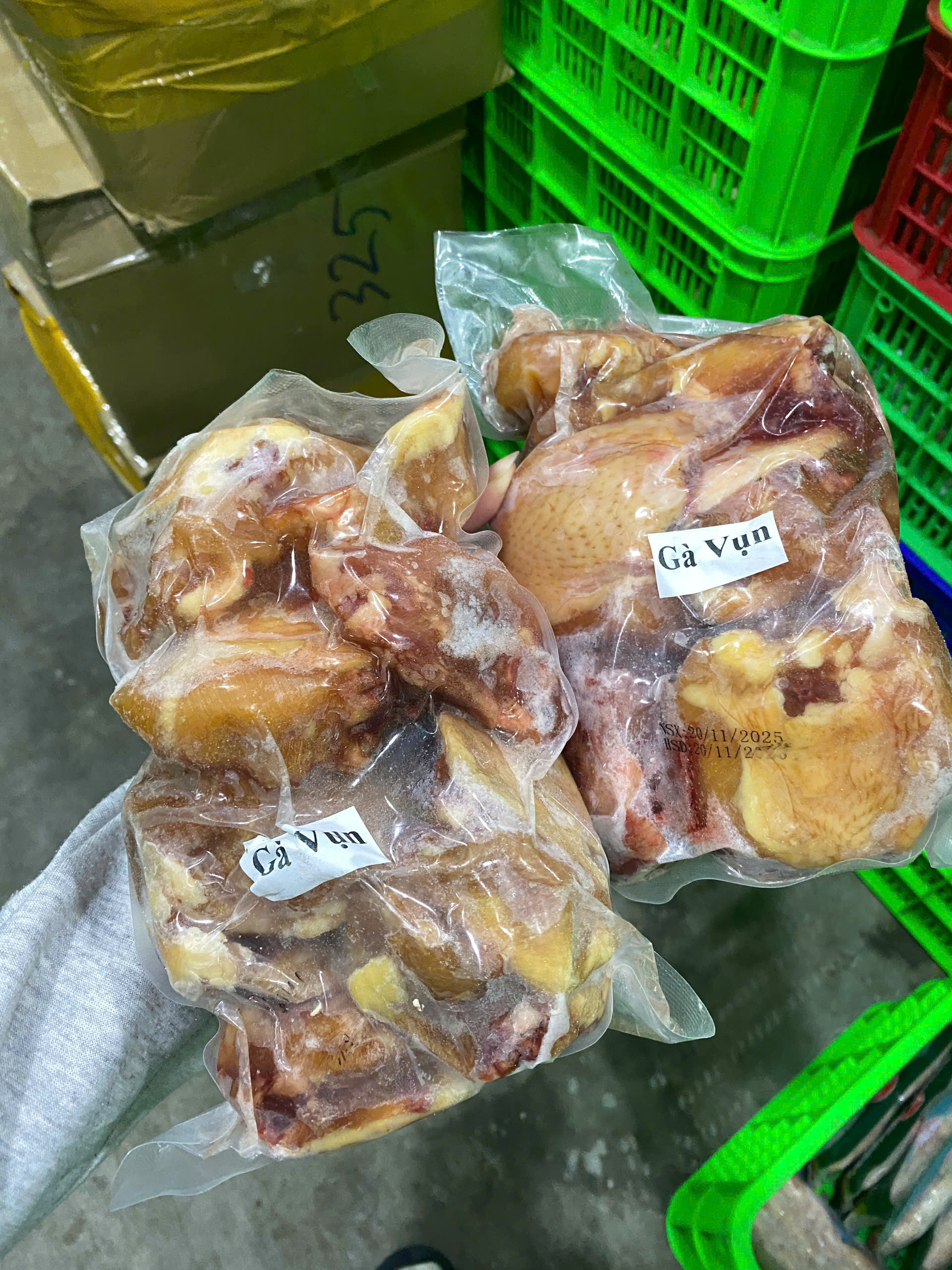 Thịt xương Gà Vụn ngon - túi 1kg (giao 2h)