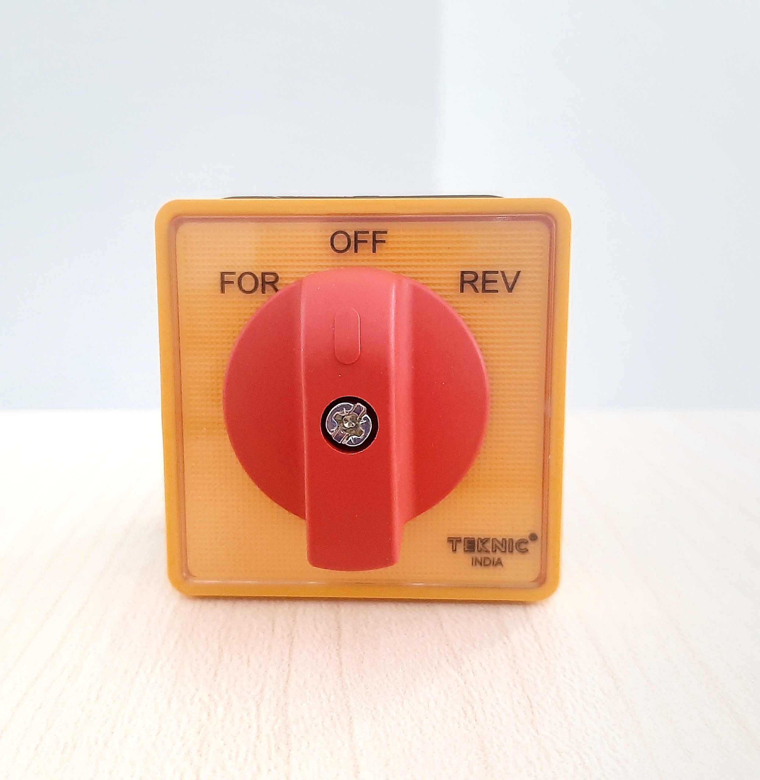 [HCM]Công tắc điều khiển động cơ chạy thuận - nghịch