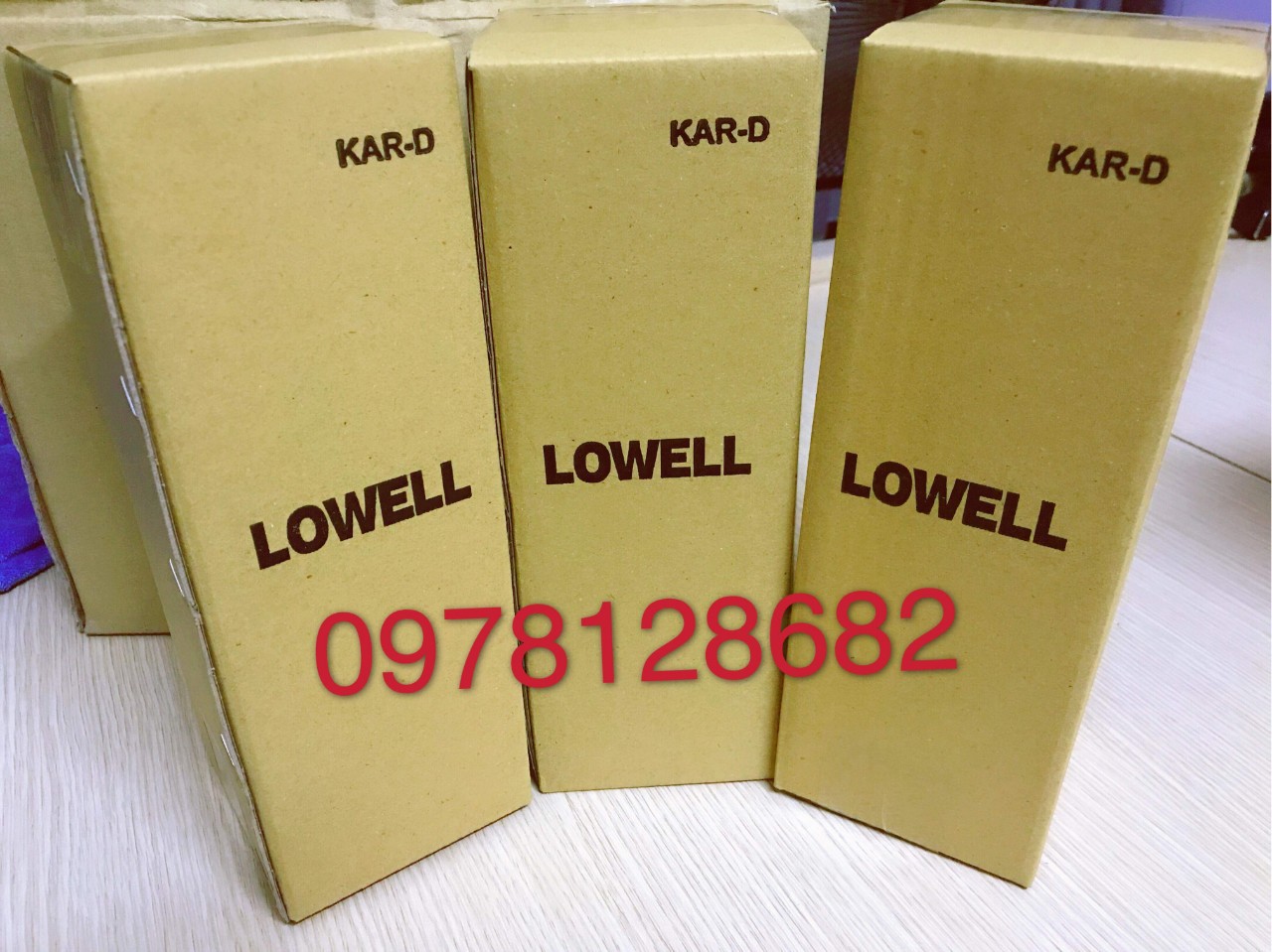 Tẩy kính, sơn xe hơi Lowell Clean, tẩy cặn canxi, rỉ sét, ố mốc, ố vàng
