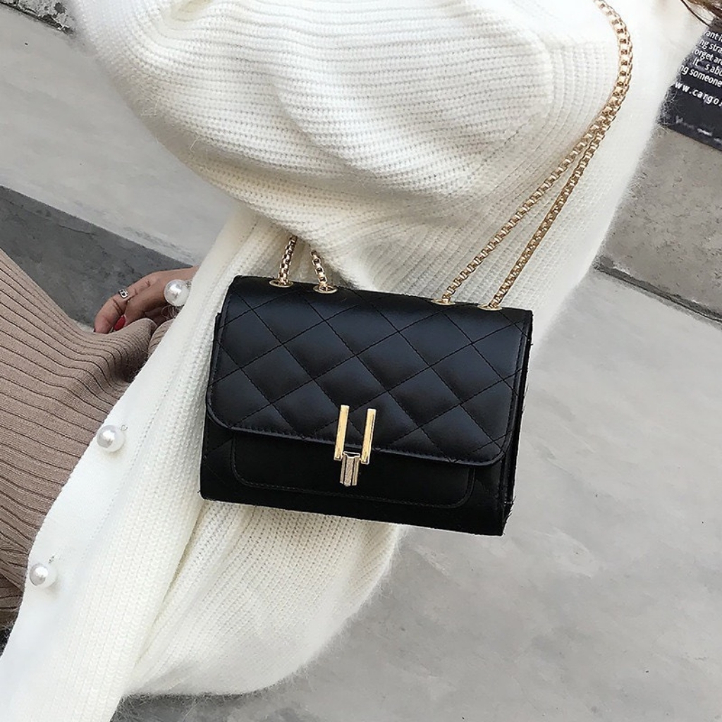Túi Đeo Chéo Nữ HotTrend Hàng Chuẩn Đẹp Dây Xích Đặc Dáng Bầu Lòng Túi Rộng Rãi Size sz 20 Phong Cách Thời Trang Trẻ Đẹp