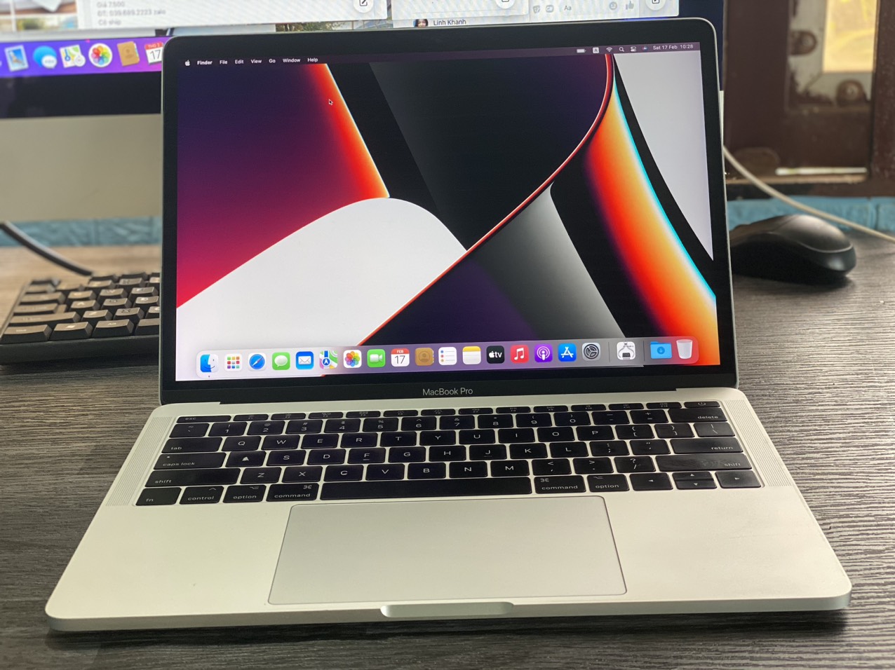 Máy tính cũ macb00k pr0 retina 2017, 13inch core i7/ ram 16gb/ ssd 256gb pin 3-4h