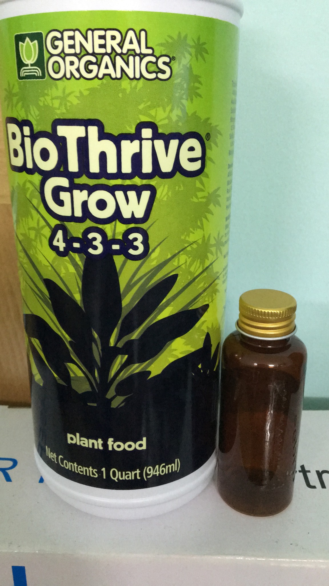 Phân bón hữu cơ Biothrive 4-3-3 nhập từ Mỹ chiết lẻ lọ 50ml
