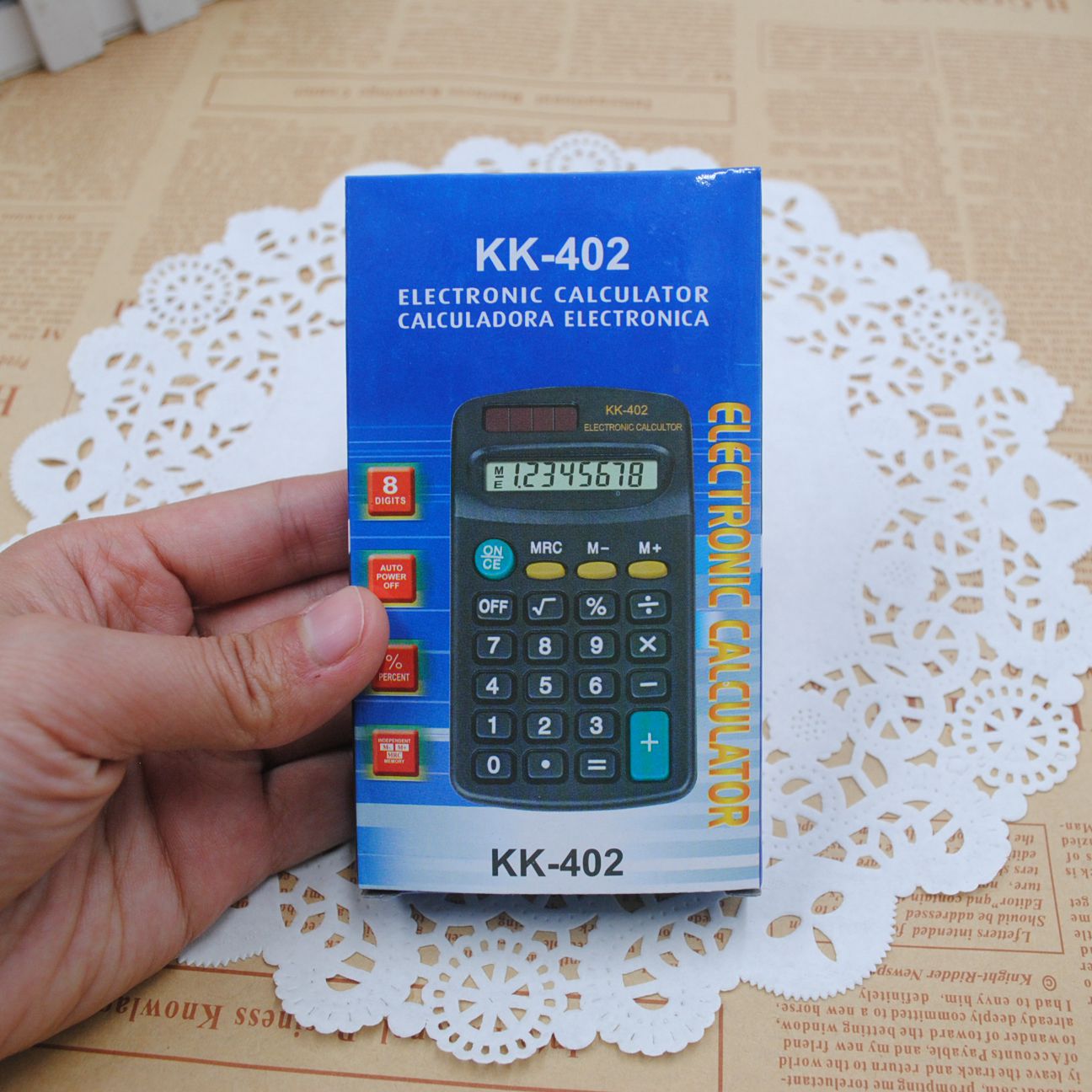 Máy tính kk-402 nhỏ gọn, tiện lợi, có đầy đủ các chức năng thông minh, phím bấm rộng có độ nhạy cao