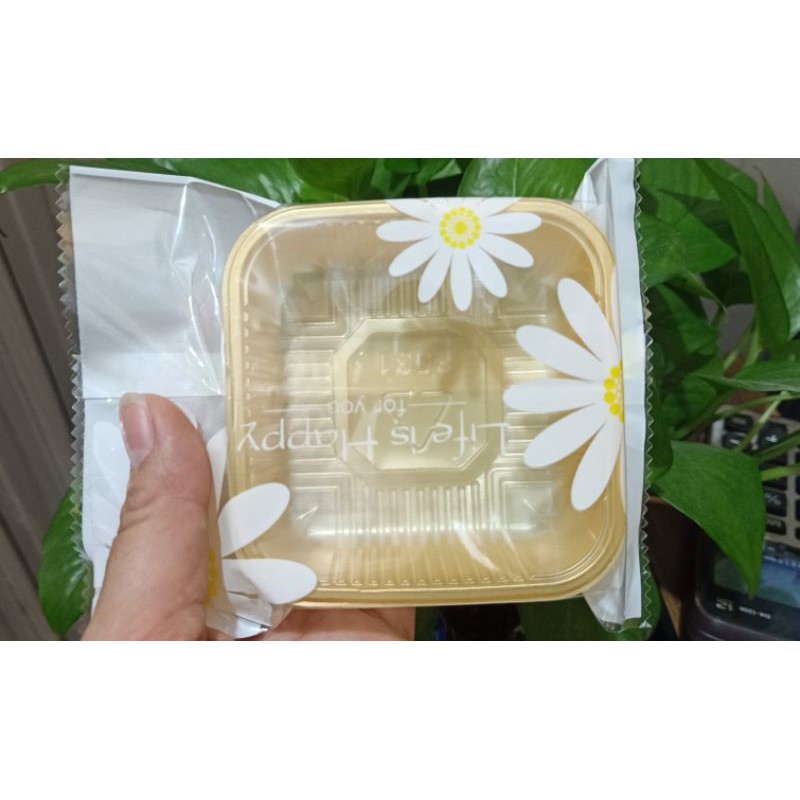 Set khay +túi trung thu 100 bộ hoa cúc bánh 100-125 g