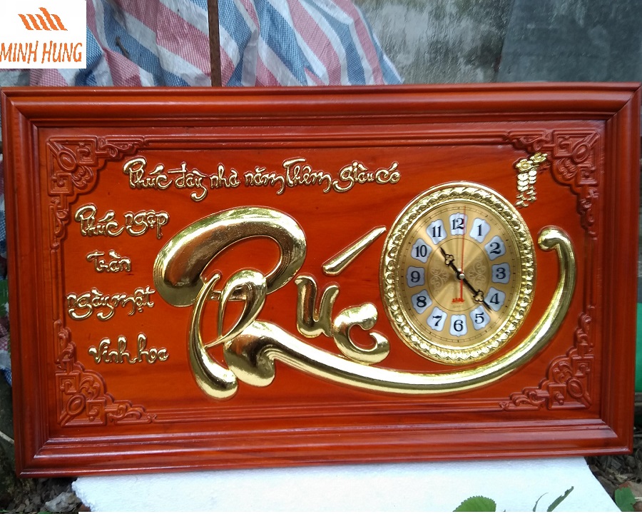 (Bảo hành 36 tháng) Đồng hồ treo tường chữ Phúc bằng gỗ hương