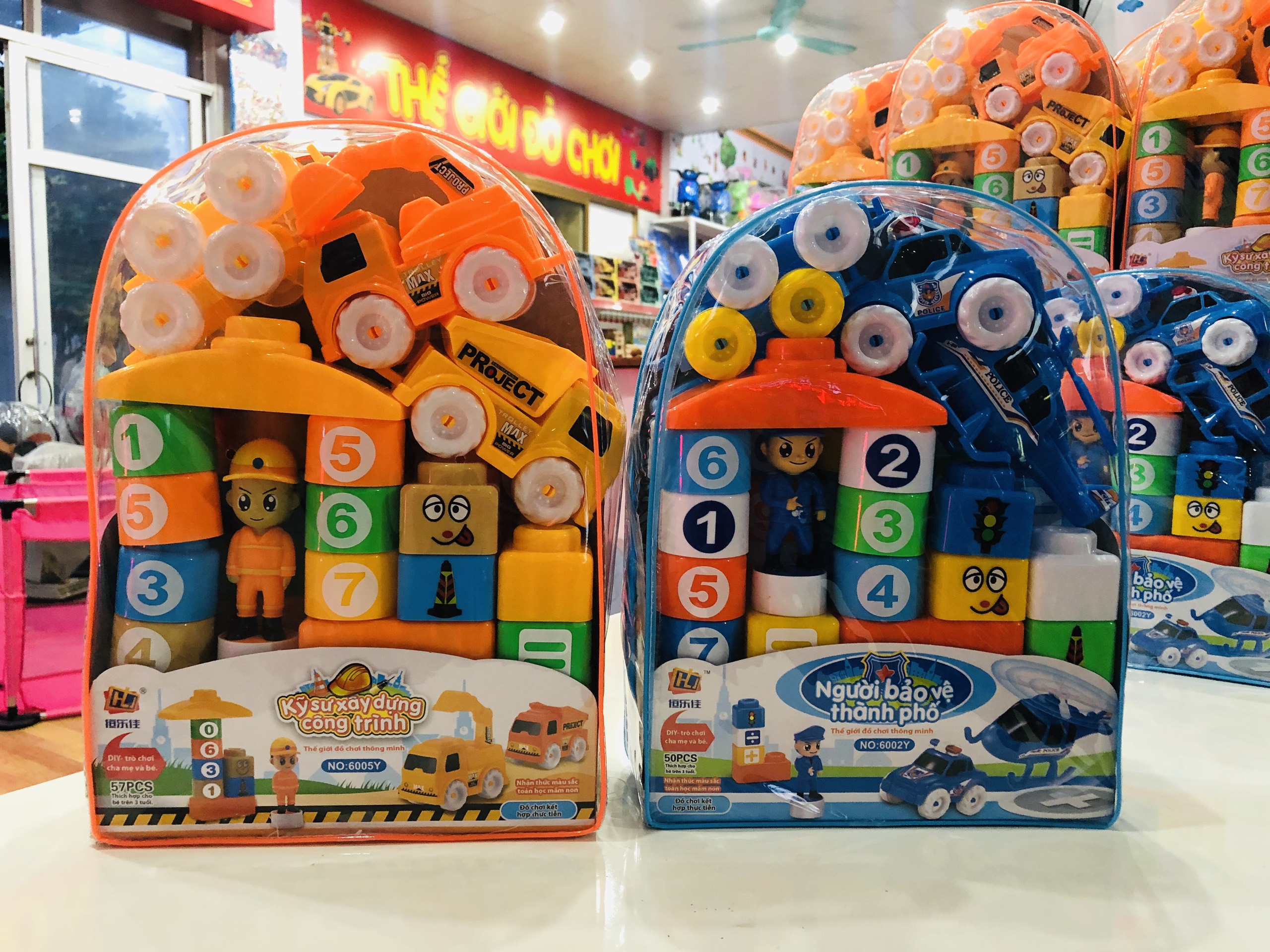 Đồ chơi xếp hình 4 trong 1 [HÀNG ĐẸP] Người bảo vệ thành phố, mẫu mới, Tặng kèm đèn trung thu hoặc truyện cổ tích song ngữ