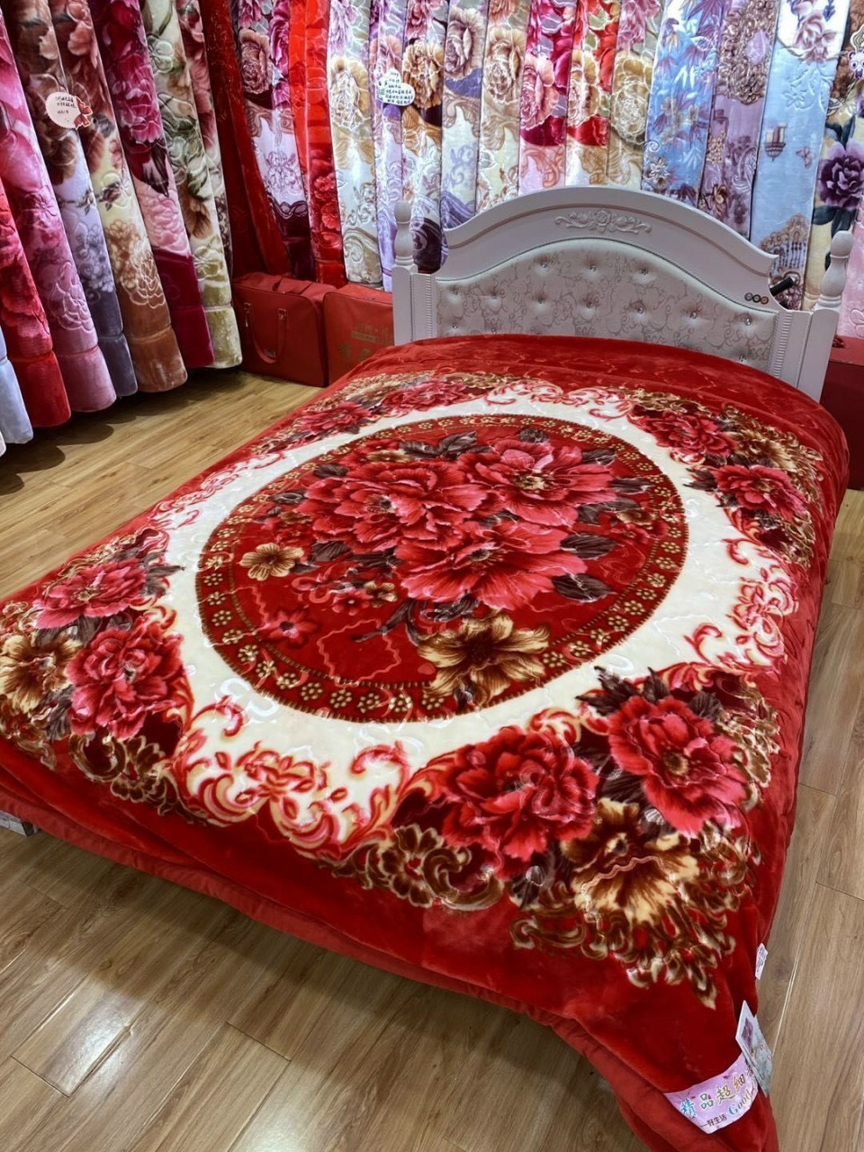 Chăn nhung dày cho mùa đông lạnh, chăn lông tuyết 3 lớp chần bông ấm áp cao câp loại 1 nặng 4kg