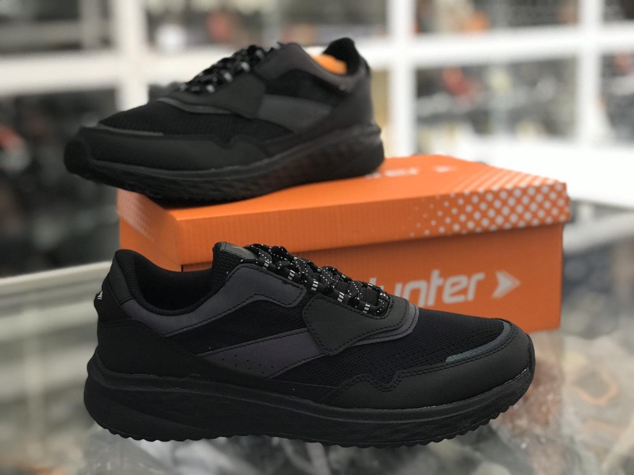 Giày Sneaker Nam Bitis Hunter Core DSMH01203DEN - Midnight Black Inverted