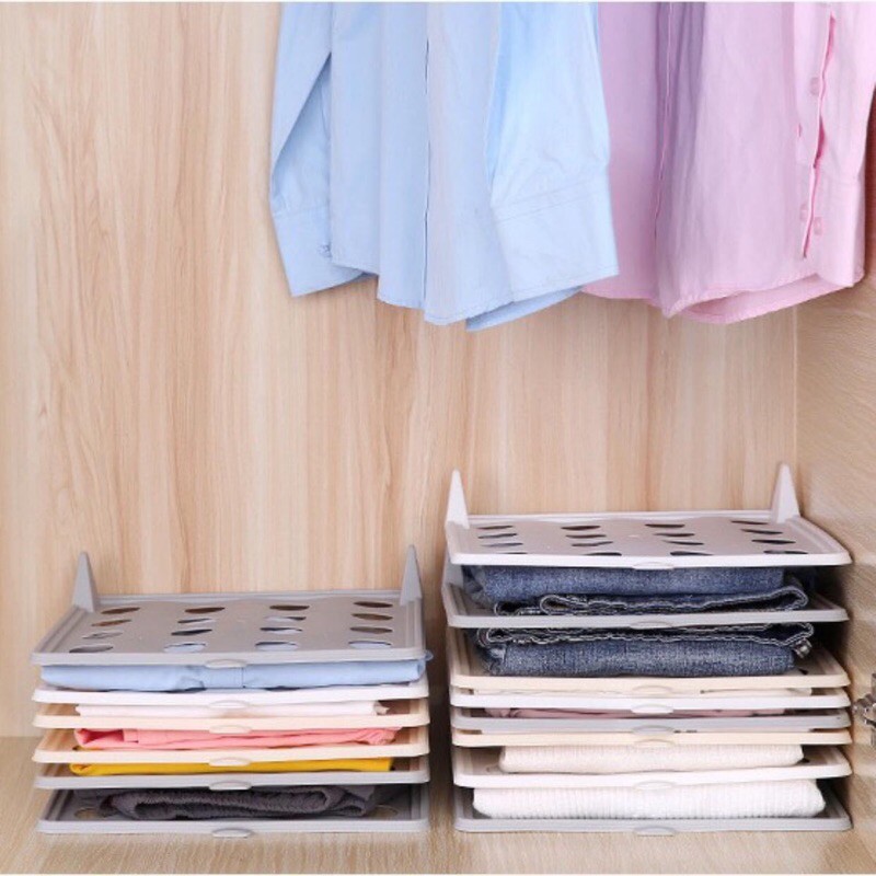 Khay xếp quần áo, xếp chồng giúp gọn gàng tủ quần áo