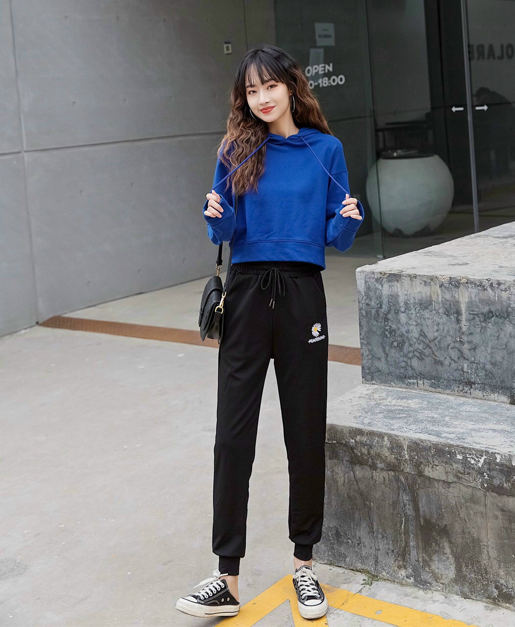 Quần jogger in bông cúc peaceminusone đt