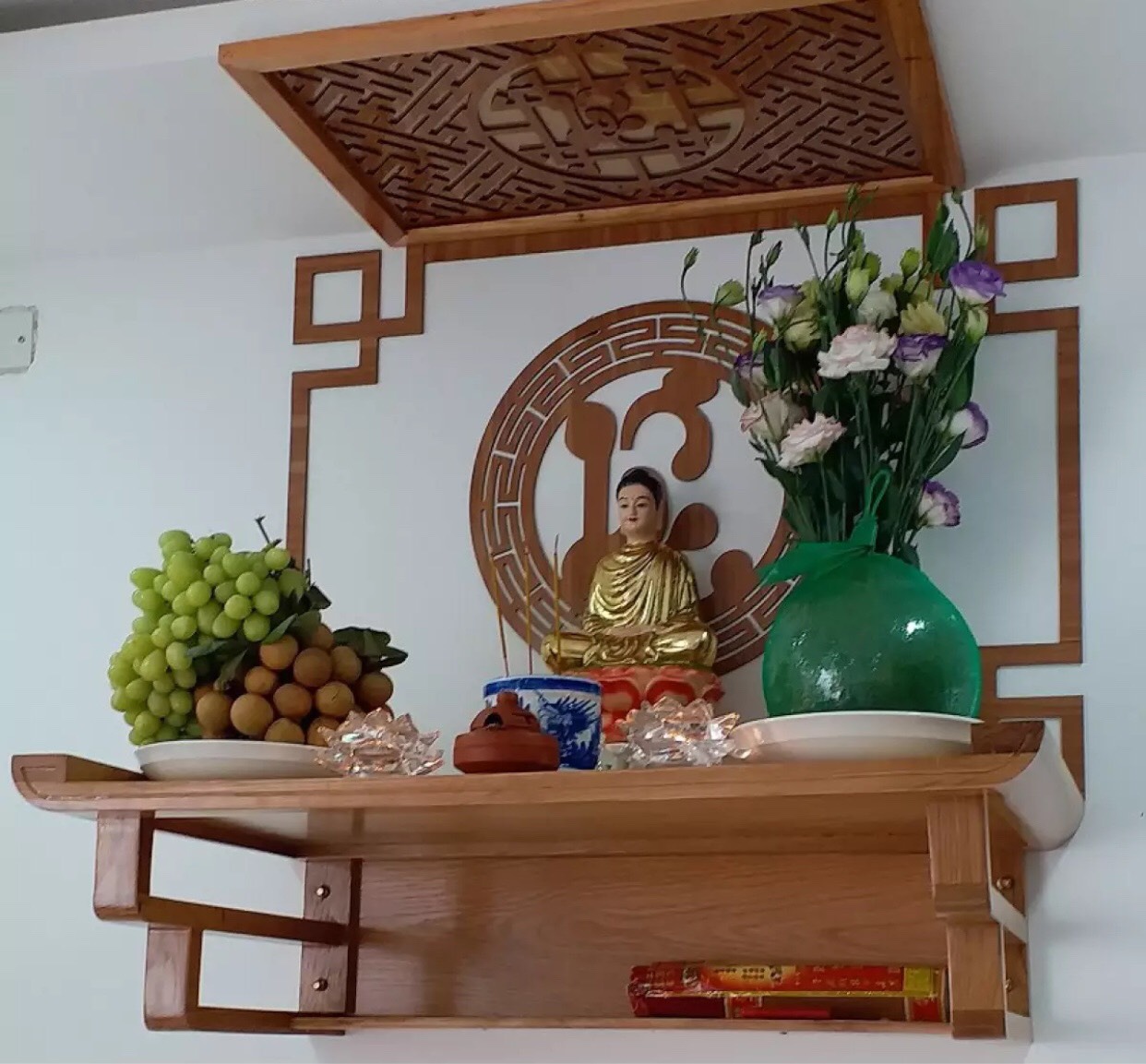 Bàn thờ Phật bà treo tường 48x68 dùng cho nhà chung cư ( số đo phong thủy)