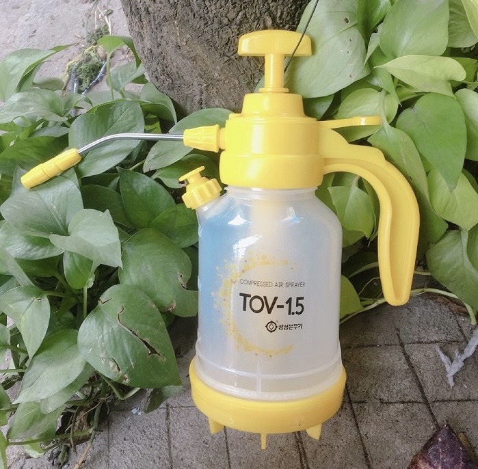 Bình tưới cây hàn quốc cao cấp - dung tích 1.5 lít