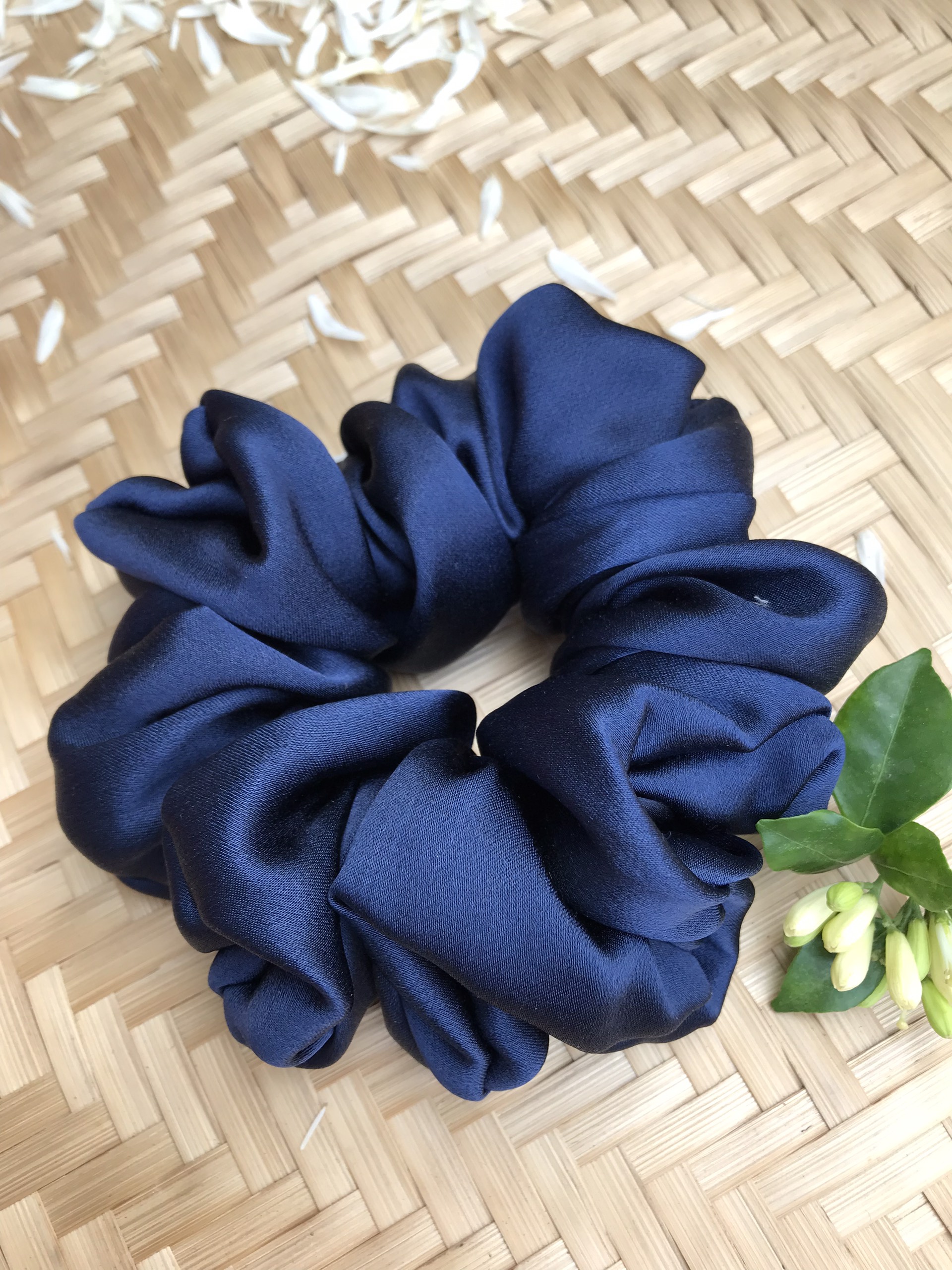 Mulberry Silk Scrunchie, Dây buộc tóc lụa , cột tóc lụa tơ tằm bản lớn 5cm, không gây đau đầu, sơ rối tóc. Dây chun buộc tóc lụa phụ kiện cho nữ