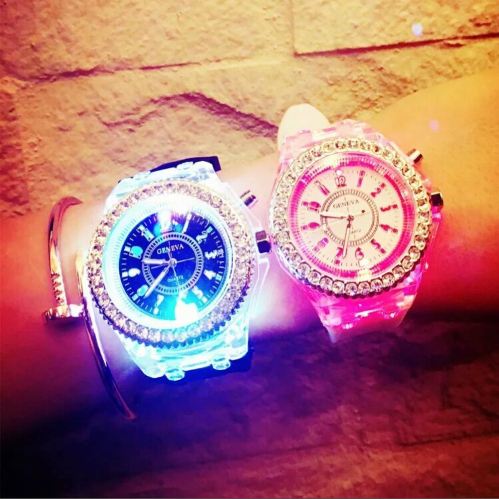 [HCM]Đồng Hồ Phát Sáng Dây Silicon Thời Trang Siêu Cá Tính( màu hồng)