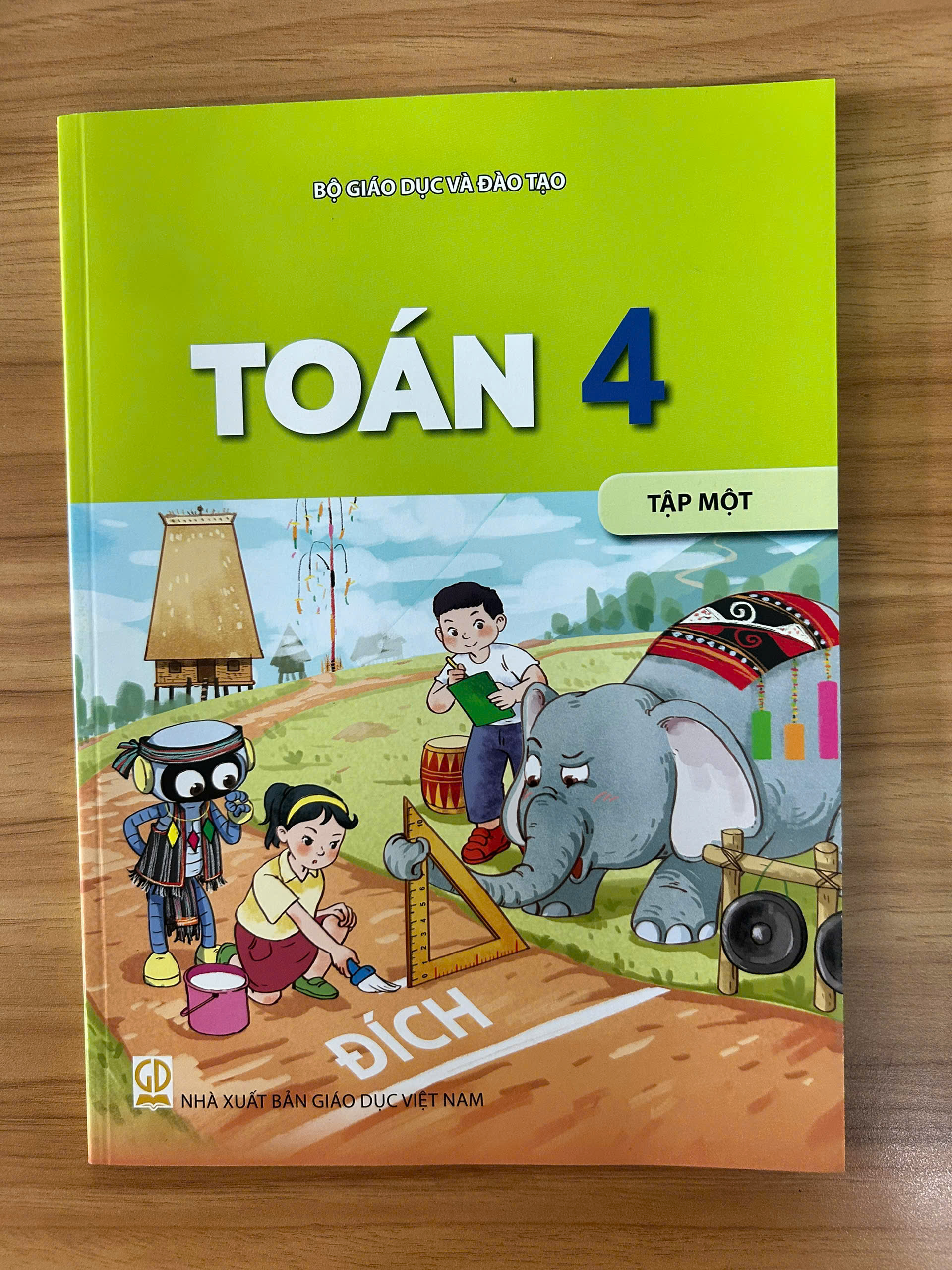 Sách giáo khoa Toán 4- tập một- Kết Nối Tri Thức Với Cuộc Sống (Kèm nilon bọc sách, nhãn tên)