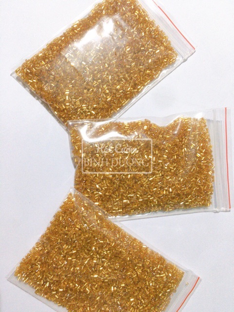 Hơn 7000 hạt cườm gãy màu đẹp gói khoảng 50 gram