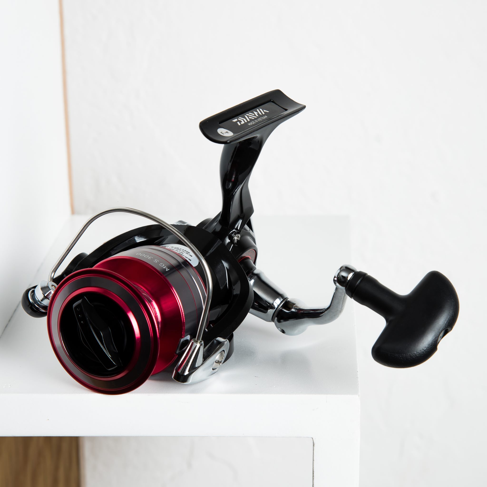 Máy đứng daiwa mg s size 3000 2500 4000 mgs , s2500 s3000 s4000