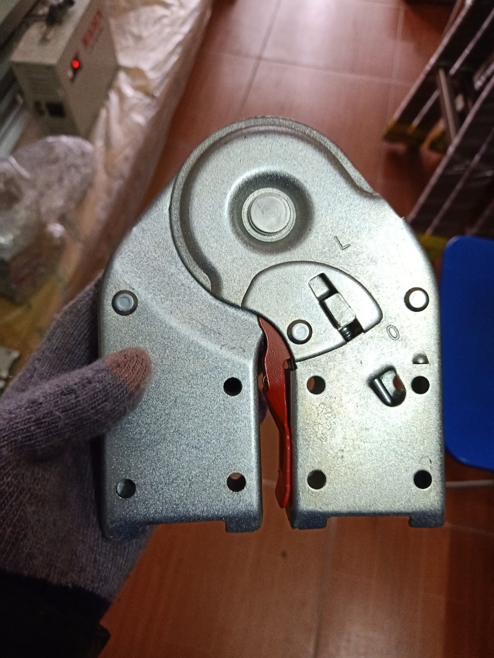 Khóa thang gấp khúc M