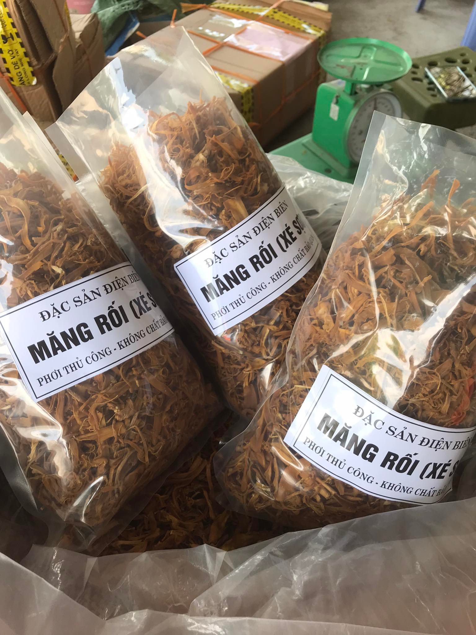 Sét 3 = 1.5 kg túi măng khô xé sợi đặc sản điện biên