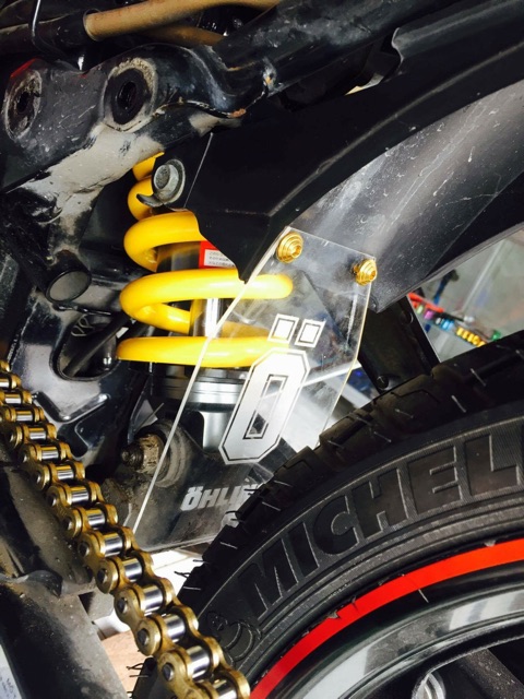 Mica che phuộc sau xe máy Ohlins và King drag