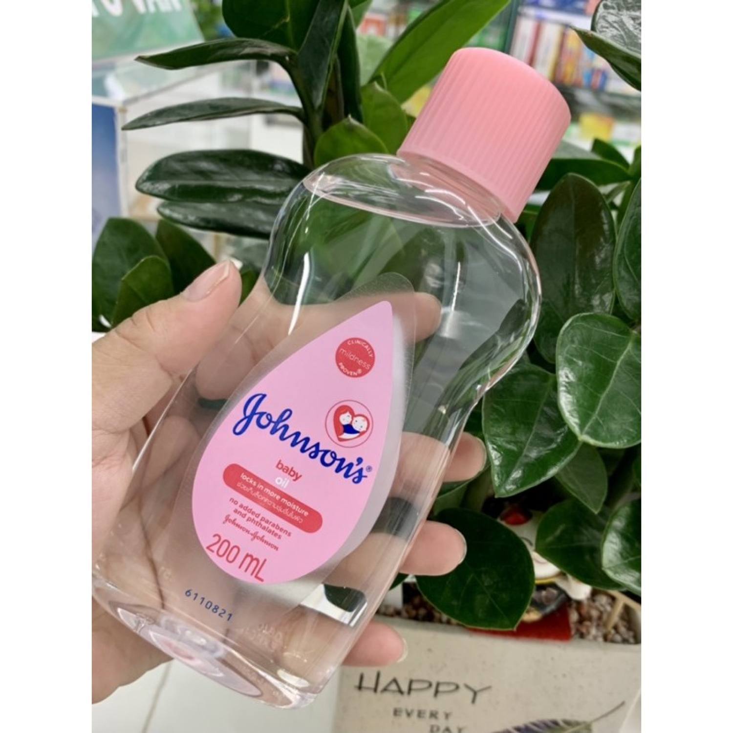 Dầu mɑssage và dưỡng ẩm Johnson’s Baby 200ml