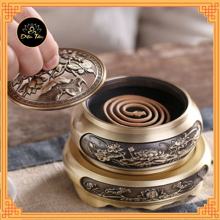 Lư xông trầm bằng đồng khắc hình hoa sen, sử dụng đồng đúc nguyên khối, bền đẹp, dày dặn