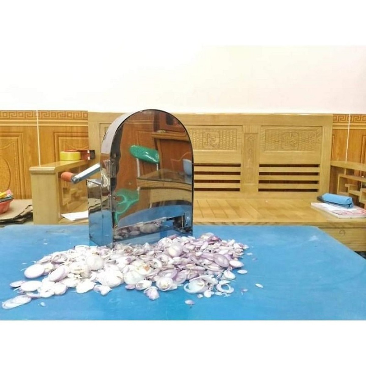 Máy thái hành tỏi sung xả ớt quay tay có nắp đậy chất liệu inox