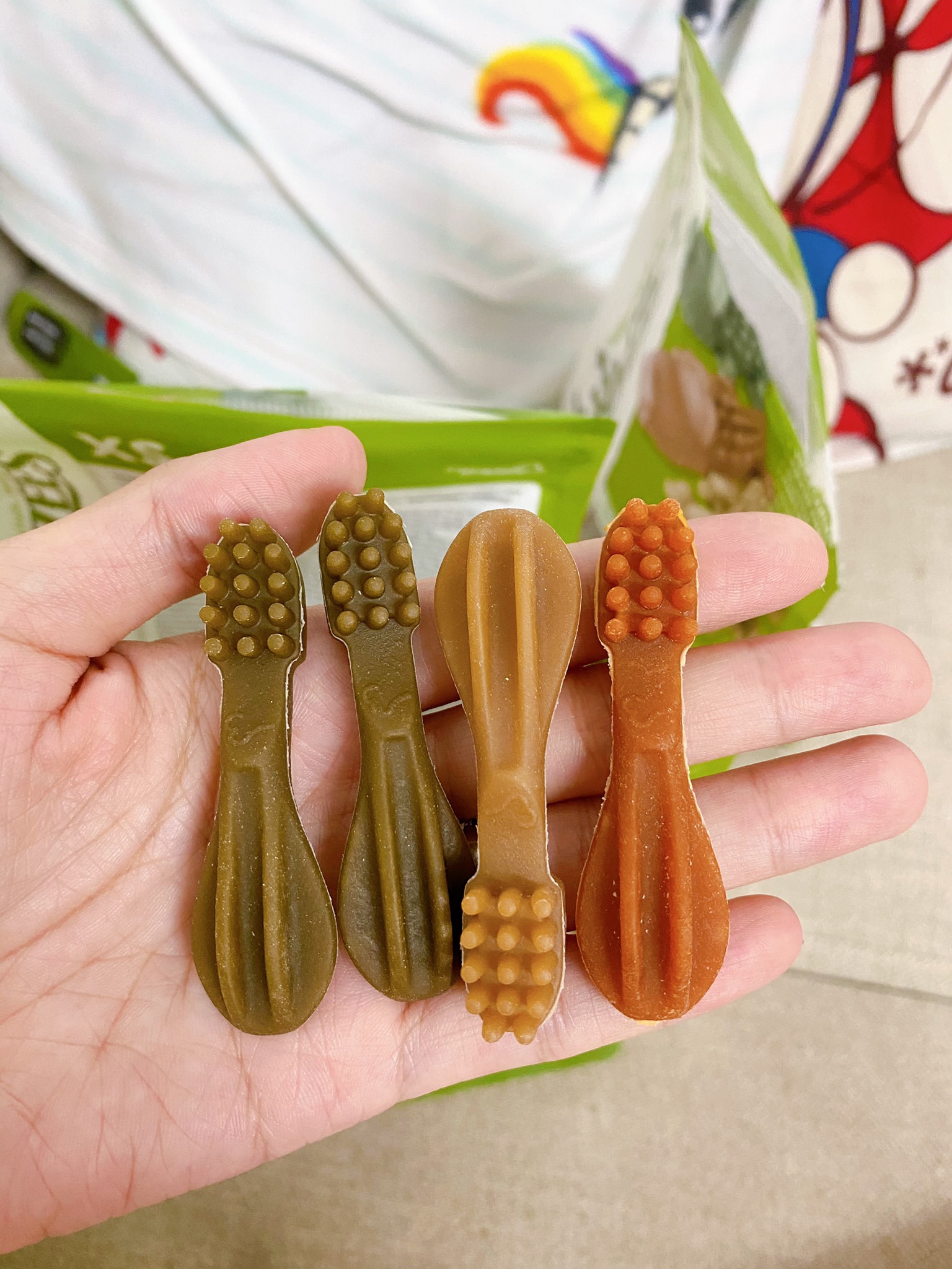 Bàn chải mài răng Whimzees dành cho hamster, chó, sóc...