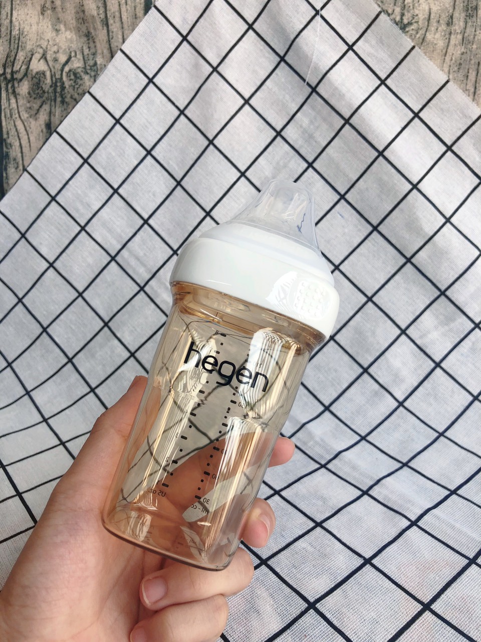 Bình sữa Hegen Hàn Quốc - 240ml new núm 2