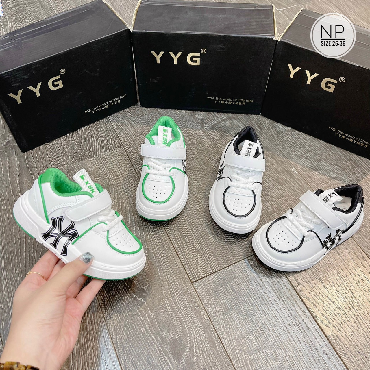 Giày NY hai màu siêu xinh cho bé trai và bé gái