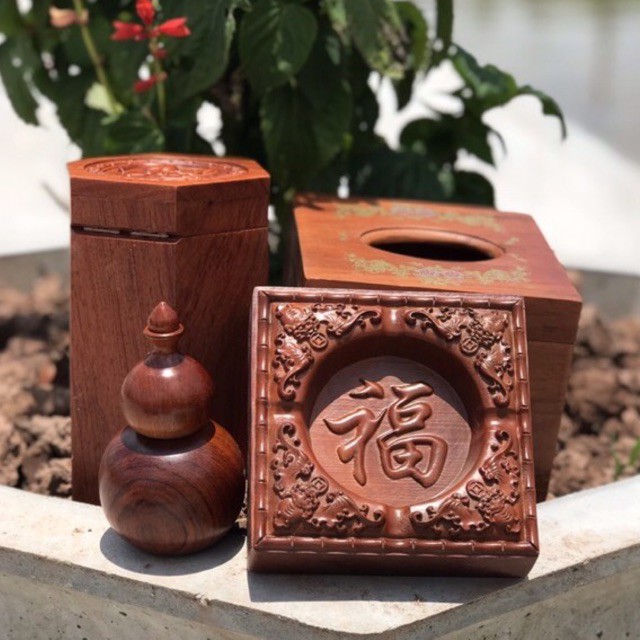 Bộ 4 món hộp chè , hộp giấy ăn , gạt tàn thuốc , lọ tăm bầu gỗ hương đỏ . đồ dùng sinh hoạt trong gia đình