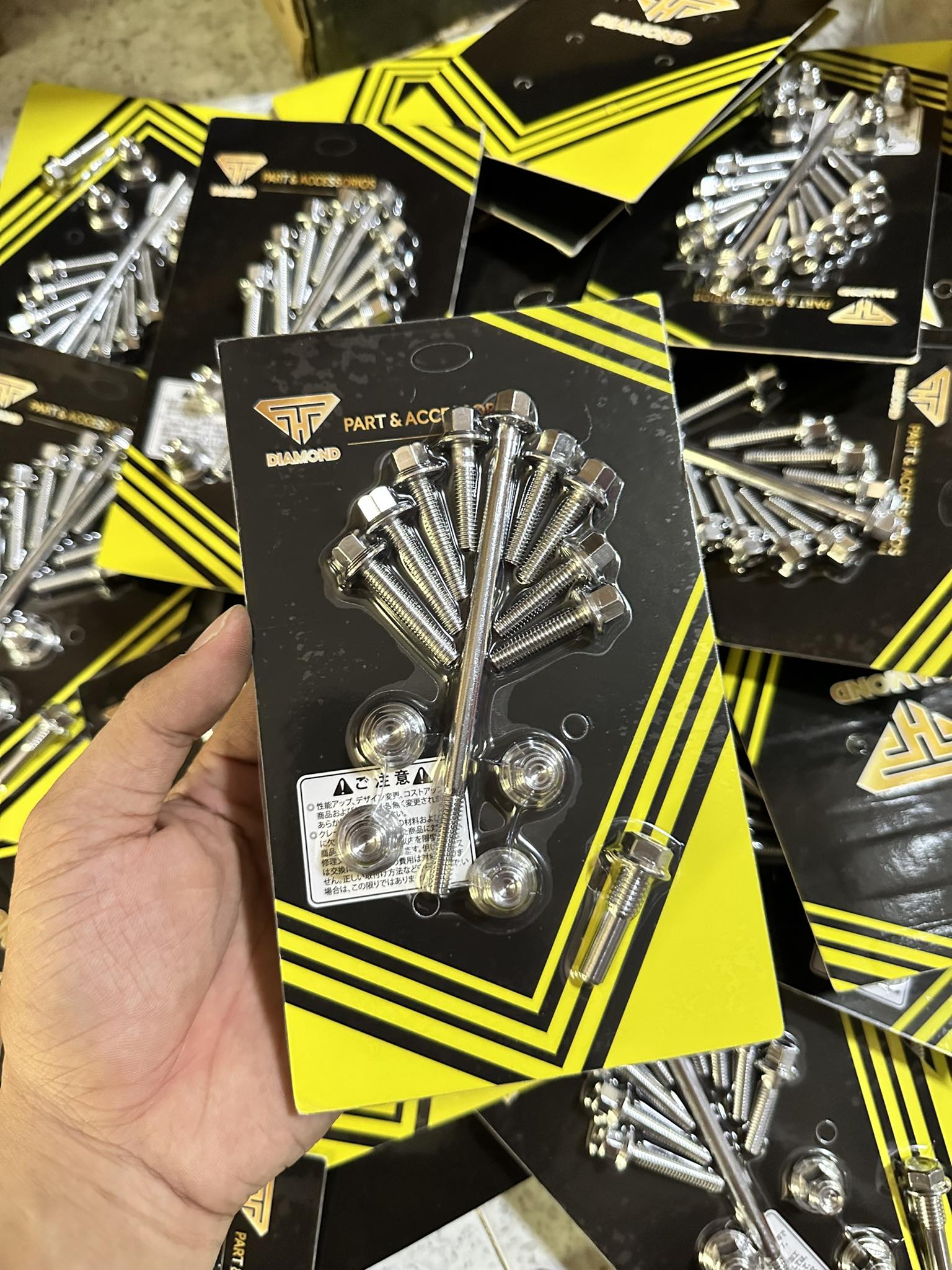 Bộ 14 ốc salaya đầu lòng xe máy Wave Dream Nhật 7li