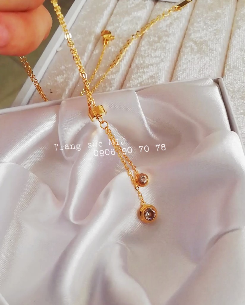 Dây chuyền titan đá tròn nhỏ tòn ten