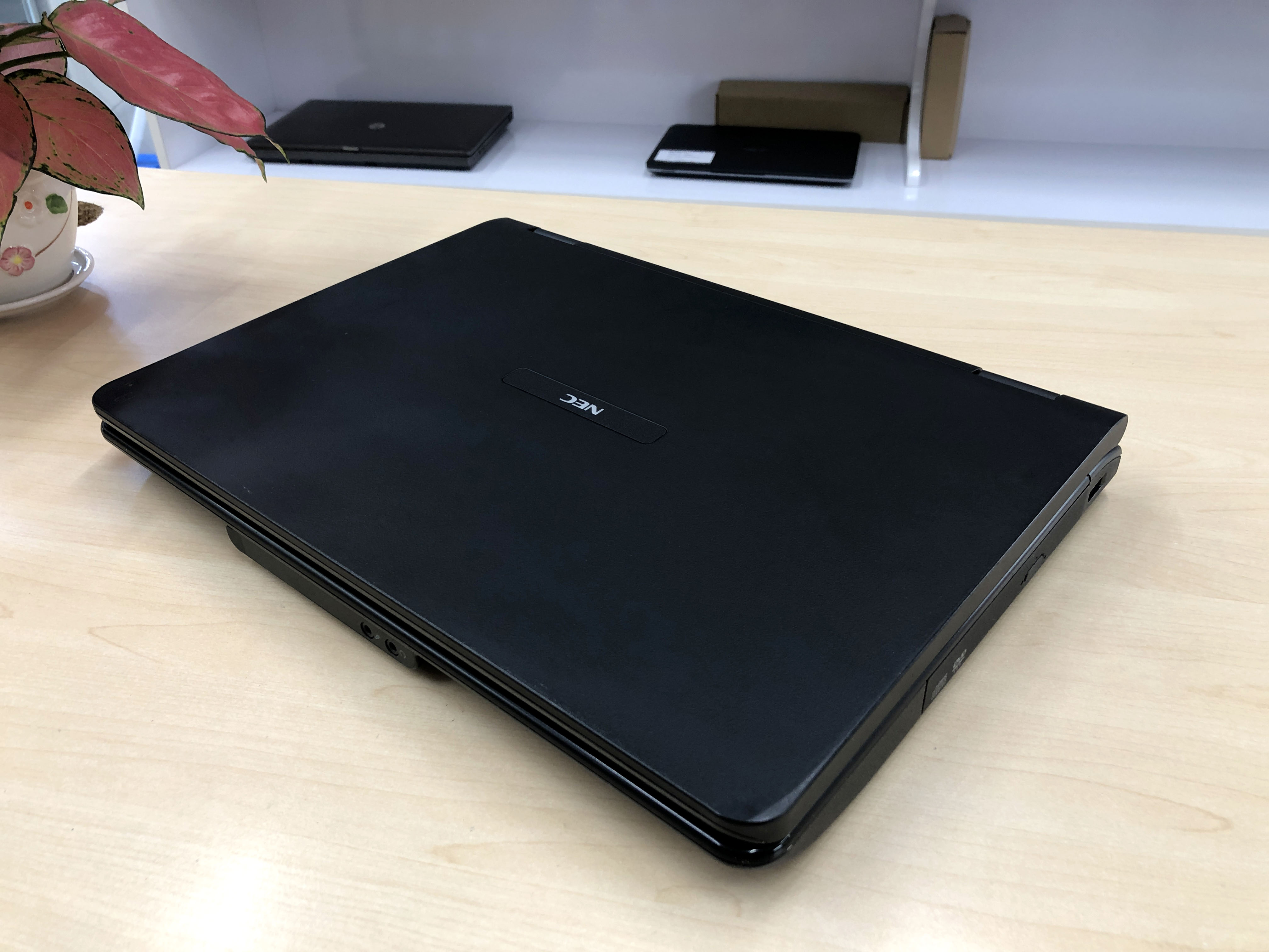 Laptop NEC VF6 – intel P8600 – RAM 4GB- HDD 250GB- 15IN