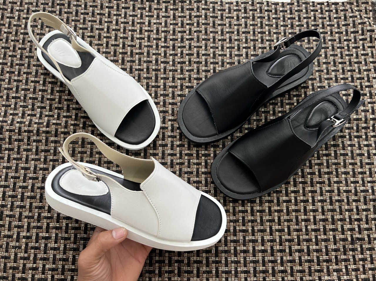 Giày sandal quai ngang bản to đế bánh mì