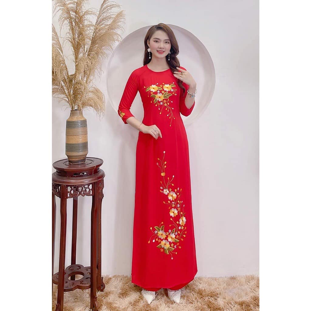 Áo dài đỏ thêu hoa mai vải Tằm Ý