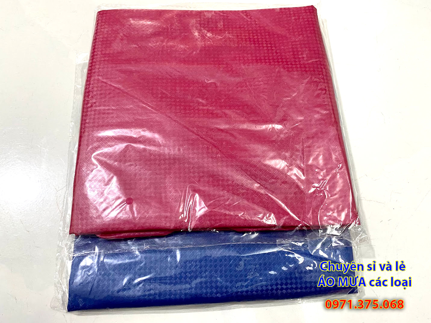 Combo 2 Áo mưa bít sườn ni long giá rẻ, áo mưa nam nữ vân tổ ong màu đỏ và xanh đậm