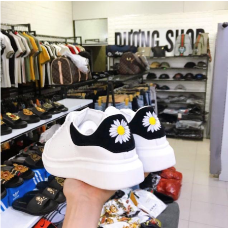 Giày McQueen hoa cúc đế độn giúp tăng chiều cao nam nữ [VIDEO + ẢNH]