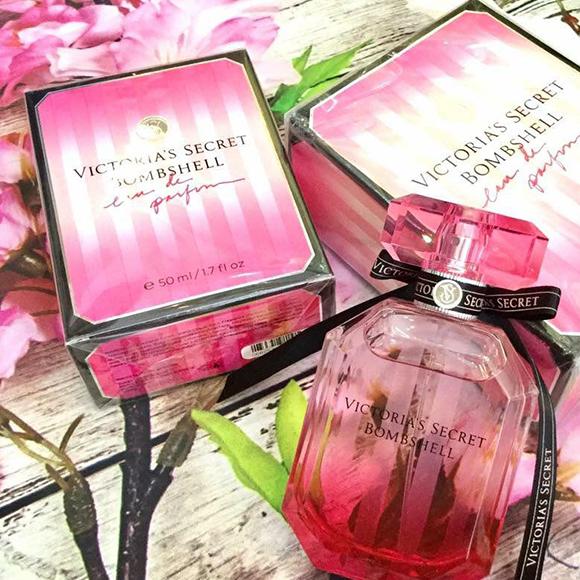 Nước Hoa Bí Mật Secret – Bomshell thuộc nhóm hương hoa cỏ trái cây, ngọt ngào