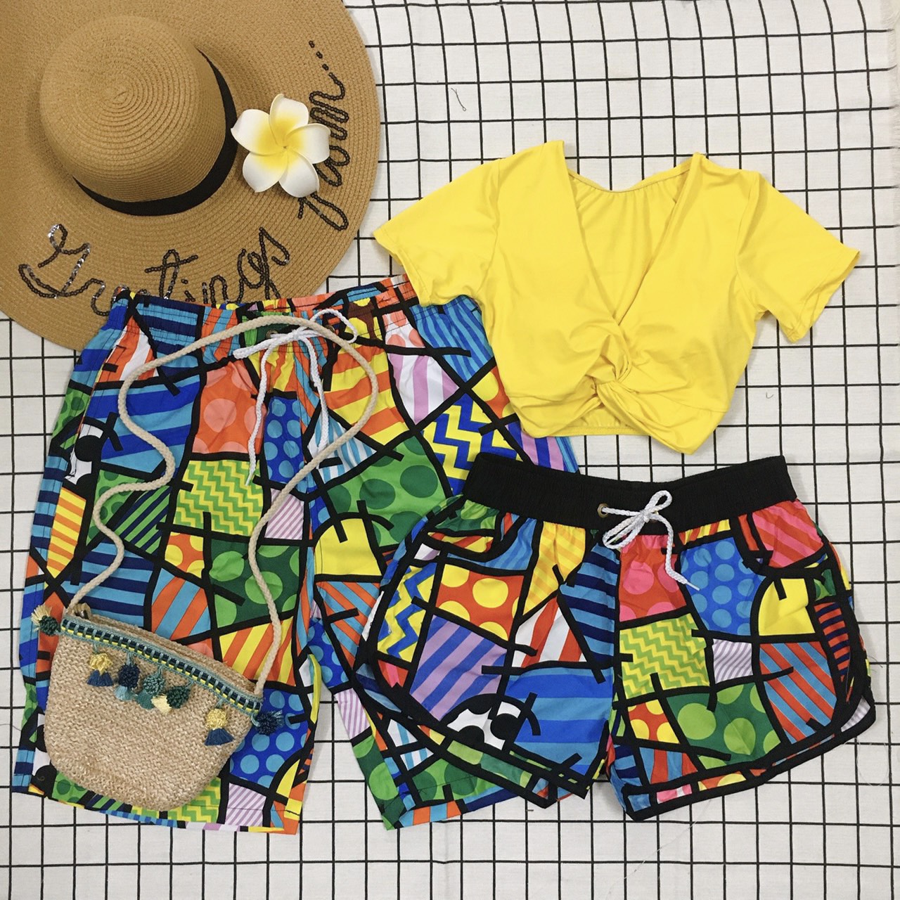 Đồ đôi quần couple đi biển quần cặp đi biển quần dù đi biển ô vuông nhiều màu mix áo tay ngắn xoắn vàng