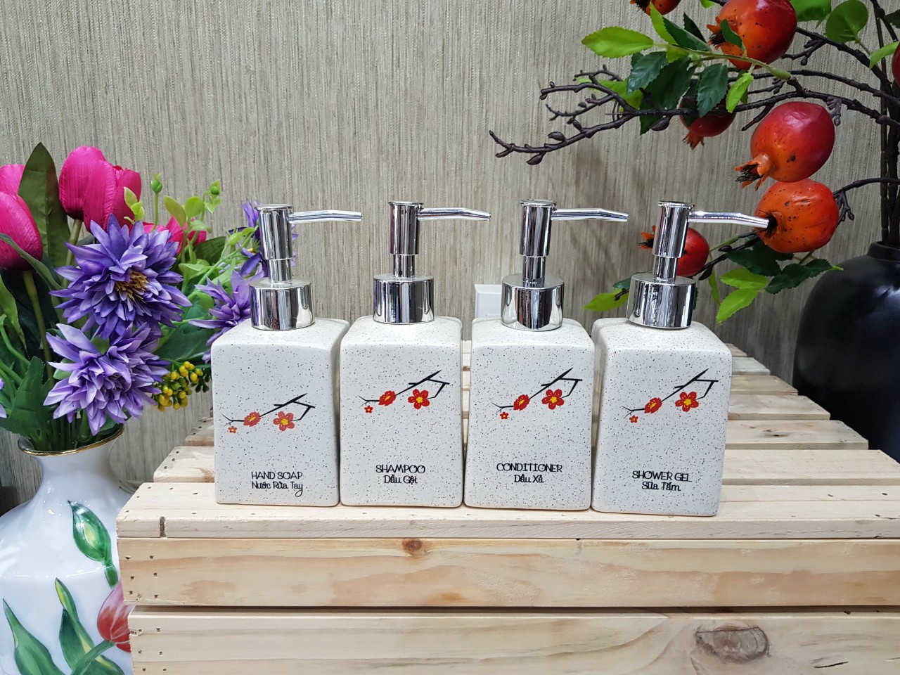 COMBO 3 Bình xịt đựng sữa tắm, dầu gội, xà phòng rửa tay, đa năng sử dụng trong nhà tắm bằng sứ có in chữ và logo riêng theo yêu cầu ( liên hệ shop )